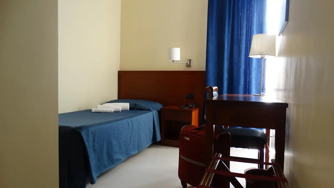 Hotel Montescano 4*,